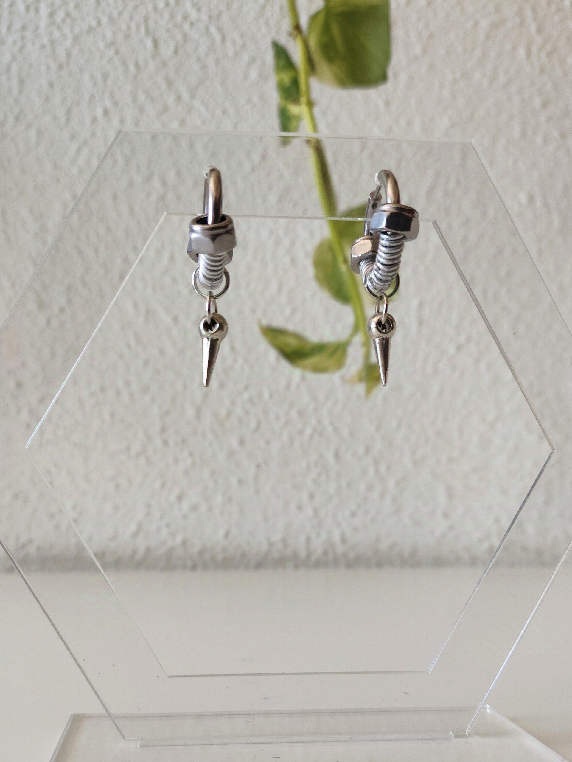 Aros con bucles, tuercas y pinchos - 2