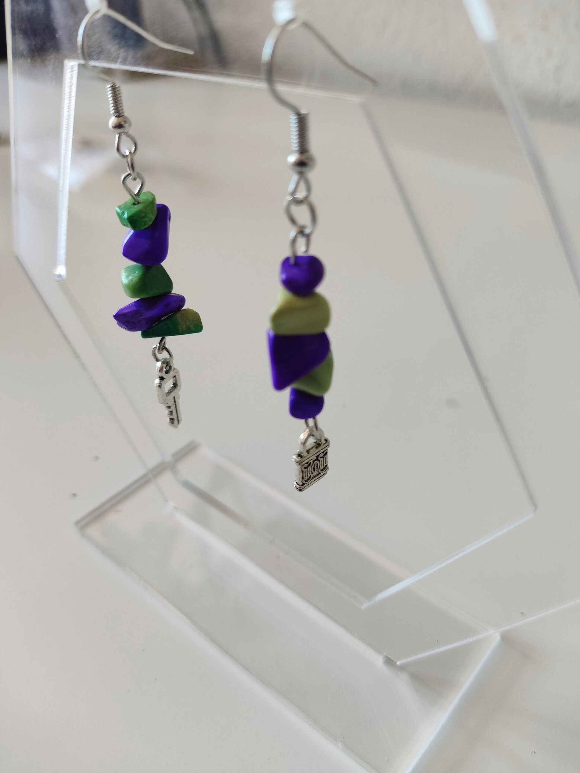 Pendientes - piedras de colores y colgantes - 2