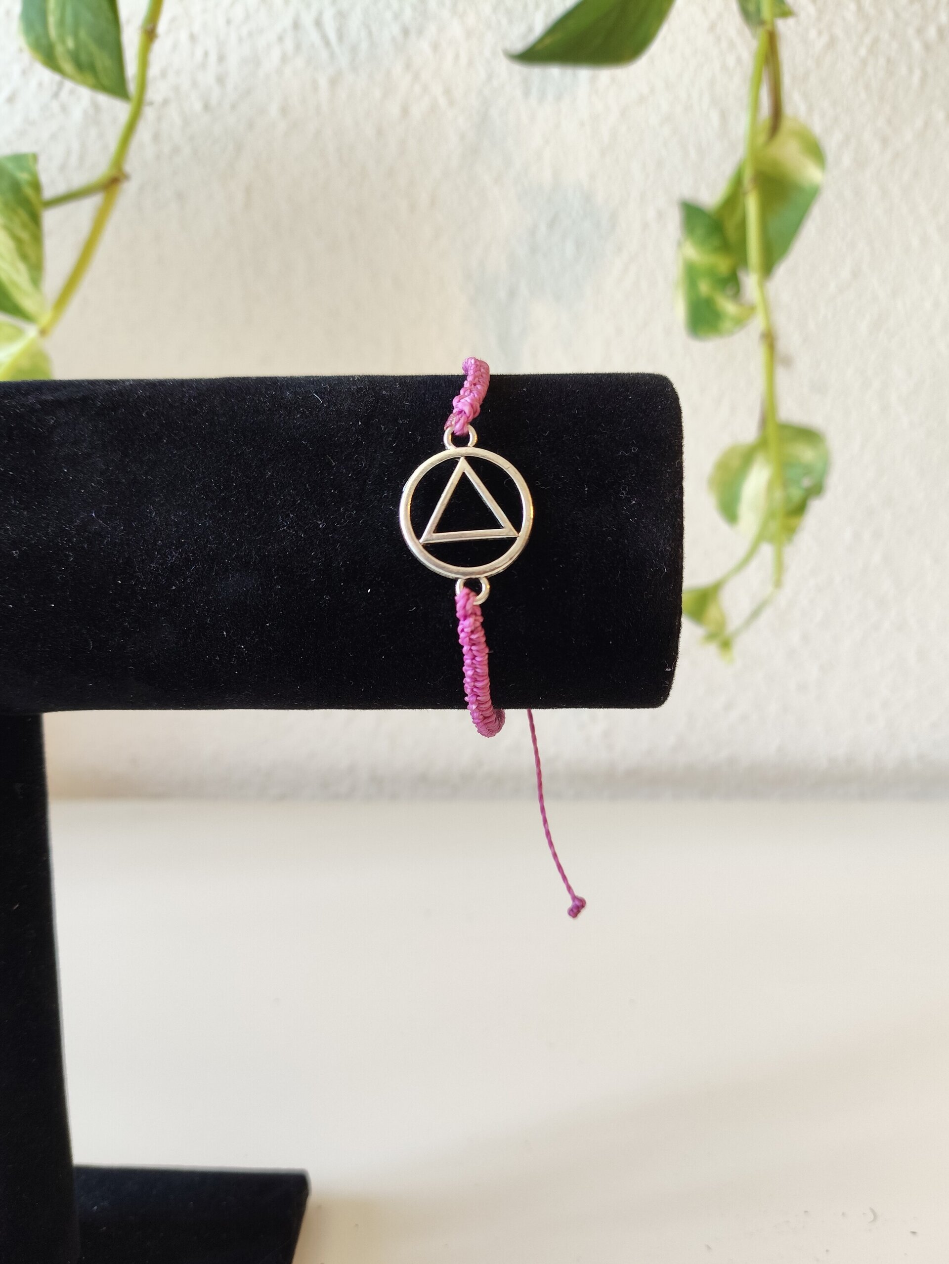 Pulsera triángulo - macramé y metal - 3